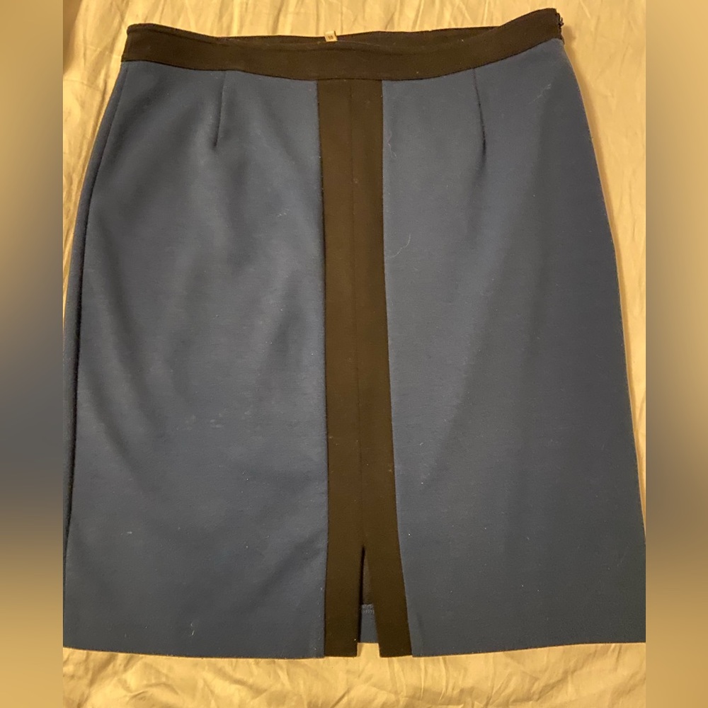 Laundry by Shelli Segal size 10 navy skirt.